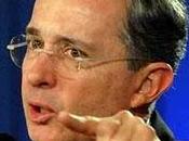Álvaro Uribe ciego, sordo, mudo.