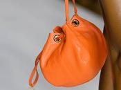 Vuelve bolso limosnera