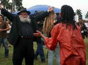 Sangre desnudos crucificados Bienal Habana FOTOS)