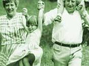Cómo enseñar pequeños hacer ejercicios abuelo padece alzheimer