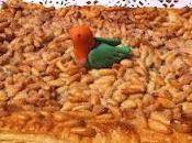 Coca llardons, (chicharrones)