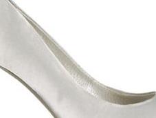 MENBUR; Colección Novias Primavera-Verano 2012