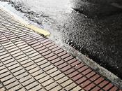 Cerca Lejos: acera avenida tarde lluviosa verano #postaday Weekly Photo Challenge: Near Daily Post WordPress.com