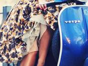 mujer Vespa