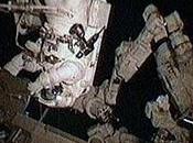 Completan segunda caminata espacial misión STS-132