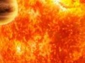 Captan cómo estrella devora planeta