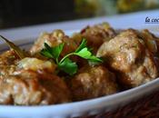 Albóndigas salsa cebolla almendras
