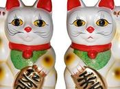 Maneki Neko, gato saluda