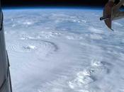 Súper tifón Bopha desde espacio