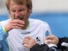 Árbitro alemán rompe nariz futbolista Daniel Bierofka