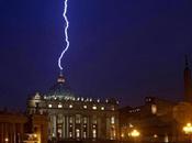 rayo pega basílica Pedro tras renuncia Papa