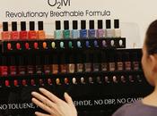 Mujeres islámicas entusiasman nueva pintura uñas