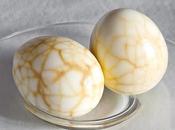 Huevos marmolados rellenos aguacate salmón ahumado