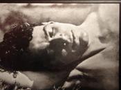 Mella: muchacho sobre hierba