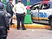 Policía mexicano atropella peatones suicida
