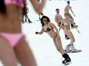 Récord rusas esquiando bikini (video)