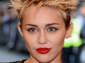 Miley Cyrus sorprende Ball 2013