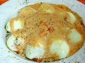 Huevos rellenos salsa gambas