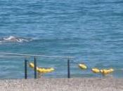 Colocadas barandillas playa Benítez para baño discapacitados Ceuta