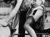 montar bicicleta