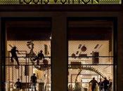 Dinosaurios escaparate tienda Louis Vuitton Paris
