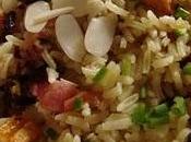 Arroz plátanos maduros, tocineta almendras.