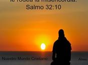 Rodeado misericordia