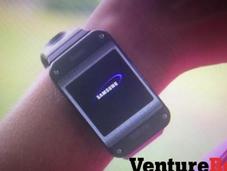 luce Galaxy Gear, reloj inteligente Samsung