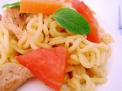 Fideos instantaneos pollo albahaca