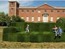 Sofás gigantescos cesped multiplican Inglaterra