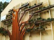Jardín vertical forma árbol Vitoria-Gasteiz.