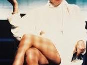 mujer seductora, prima, deuda