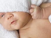 conciencia recién nacido sobre cuerpo