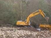 Dragando Narcea plena época freza salmón