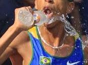 Beber según sed: nuevas evidencias hidratación deportista