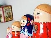 Decorar matrioskas muñecas rusas