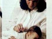 Ayudar bebé eructar