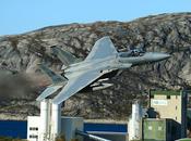 Varios F-15 EE.UU. desplegados Estonia para desfile militar salen interceptar avion ruso