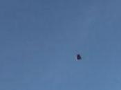 Grabado vídeo primera vez: paracaidista salva chocar meteorito