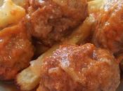 Albóndigas atún rojo tomate patatas fritas