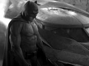 Warner añade calendario película solitario 'Batman'