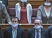 patada puerta mordaza