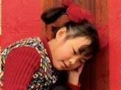 Reseña, niña papel