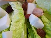 Ensalada cogollos lechugas romanas, queso cabra frutos secos