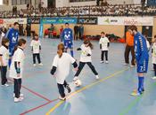 Inter Movistar inicia Gira Megacracks 2015 jugando fútbol sala escolares Valdemoro