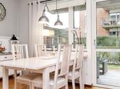 Piso nórdico pequeño, moderno diseño óptimo