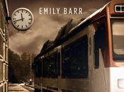 Extraños tren nocturno, Emily Barr