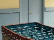 Rafael Louzán Televisión juega futbolín, billar y... hace "cuentacuentos"