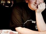 Investigaciones Nocturnas Hoy, sobre vaqueros azules.