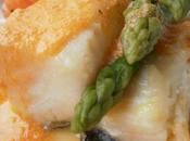 Lomos bacalao horno salsa langostinos espárragos